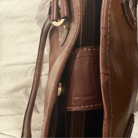 Liz Claiborne Brown Vegan Leather Tote with Structured Design - Picture 6 of 9